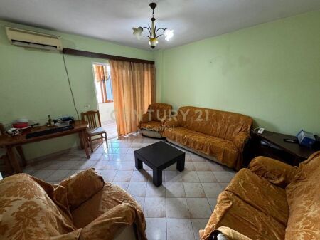Apartament 1+1 për shitje në Don Bosko!