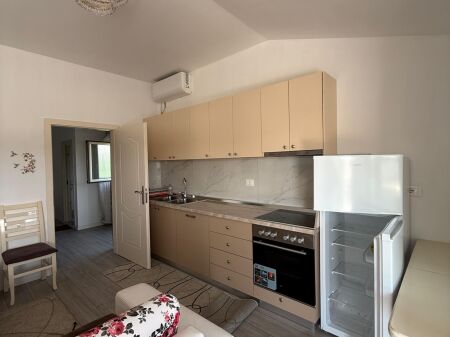Qera | Shtëpi private 1 + 1 | Rruga 5 Maji | 350 €/muaj