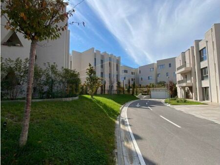 Affitto, Villa su 3 Piani, Complesso "Green Valley", Lago Secco, Tirana