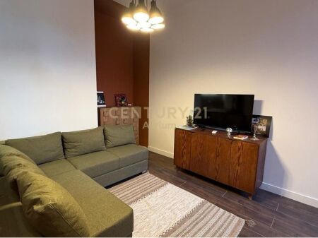 Apartment 1+1 For Rent in Pazari i Ri, Tirana - 700€ | 98 m²