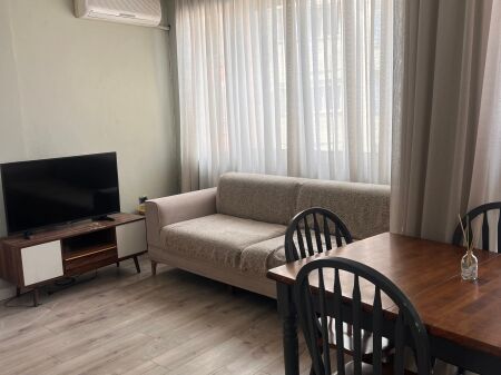 For rent 1+1 At Bar Univers Astir 45,000 leke