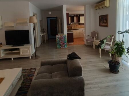 Apartament 2+1 me qira – tek Ish Ekspozita, Tiranë