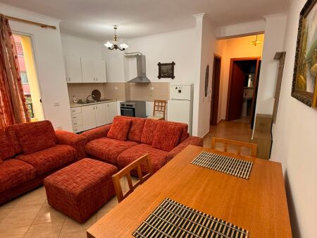Affitto | Apartament 1 + 1 | Yzberisht | 380 €/mese