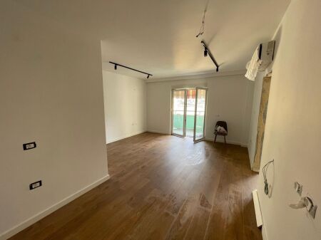 Jepet me qera Apartament 1+1 tek Air Albania/ Rruga Dervish Hima