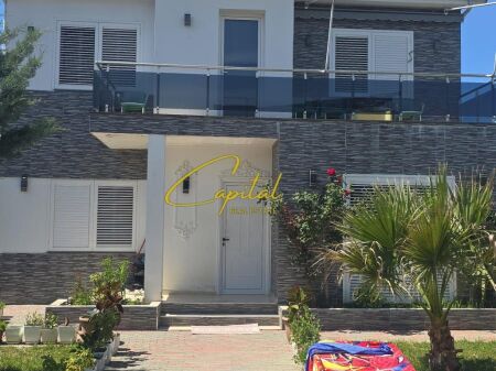 VILE PRIVATE ME QIRA 180 M2 BALDUSHK 1.500 EURO