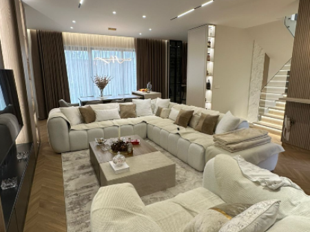 Luxury Villa for Sale – Roses Residence, Farkë e Vogël