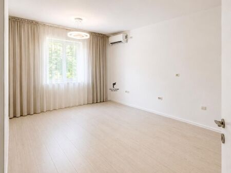 OFFICE FOR RENT 50 M2 BLLOK 65,000 LEKE FH-81331