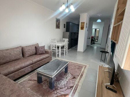 Affittasi 2+1+2 e parcheggio per 55.000 lekë