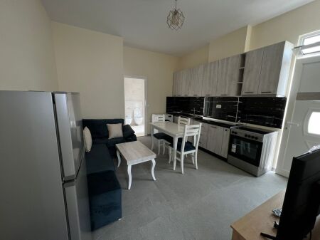 Qera | Apartament 1 + 1 | Shkolla e Bashkuar | 400 €/muaj