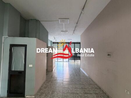 Jepet me Qira Dyqan 82 m² – Rruga Jorgo Plaku, pranë The Pearl Lounge (42711183)