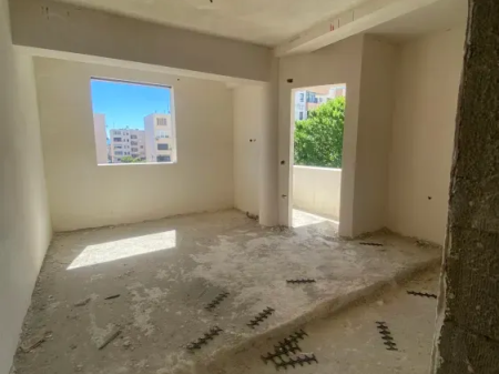 FILLUAN SHITJET! APARTAMENT 1+1 PRANE STADIUMIT (DURRES)