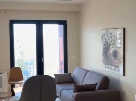 Appartamento 2+1 con posto auto in affitto presso Tirana Garden Building