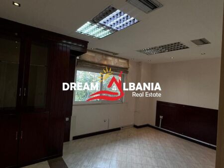Shitet Apartament te Mine Peza prane Prokuroris  3+1 (ID4131506)
