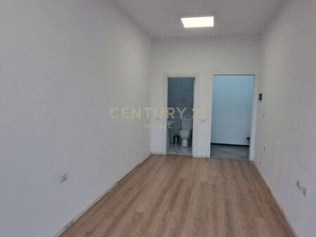 Studio Me Qira te Farmacia 10, Tirane!