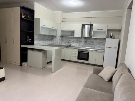 Apartment 1+1 for rent in Kamez