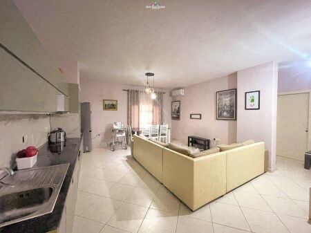 Apartament Me Qera 2+1 ne Fresk (ID B2201599) Tirane.