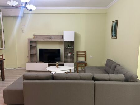 Apartament me qira ne zonen e 21 Dhjetorit (Rruga Shefqet Musaraj)