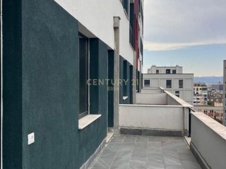 Shitet apartament 2+1 tek Kompleksi Mirabella!