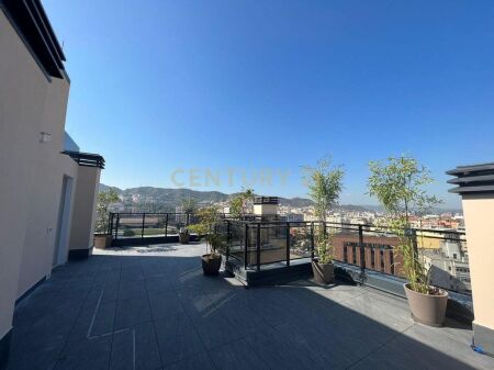 Apartament 3+1 me qira në Rrugën e Kosovarëve,