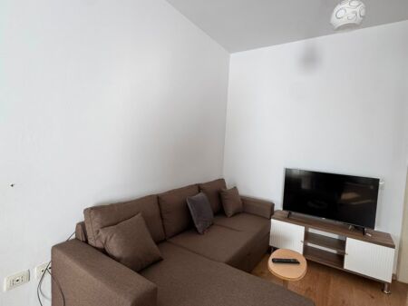 Jepet me qera super apartament 1+1+Bllk  Farmacia 10,Rruga e Dibres.  