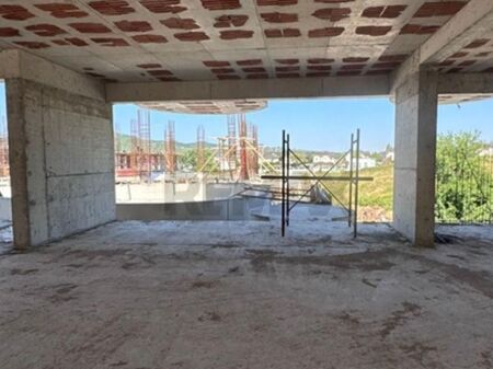 1000 ISHUJT, APPARTAMENTO 1+1 + POSTO AUTO