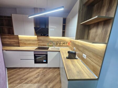  Appartamento super moderno 2+1 con veranda fantastica in vendita 