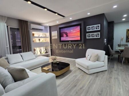 Appartamento 2+1+2 in vendita a Vlore, Via Transballkanike