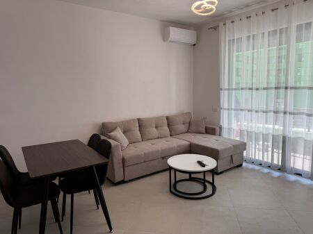 🏢Rruga 5 Maji,City Garden Rezidence jepet me qera apartament 2+1+2, i mobiluar.  50,000 Leke