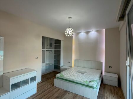 Apartament 3+1+ ballkon + Parking me Qira – Yzberisht !