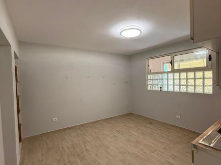 JEPET ME QERA APARTAMENT 2+1 ME KUZHINË TË VEÇUAR, QENDER,DURRES!
