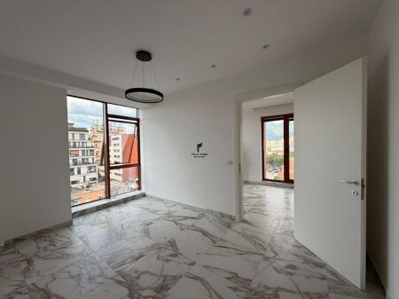 OFFICE FOR RENT 70 M2 KAVAJES STREET 1,200 EURO FH-81704