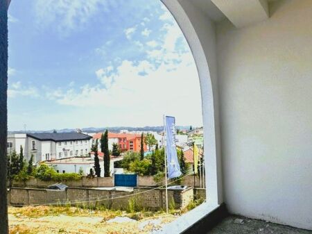 Shitet Apartament 1+1 te Ekspozita Building