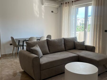  APARTAMENT 1+1 ME QIRA TE KOMUNA E PARISIT 