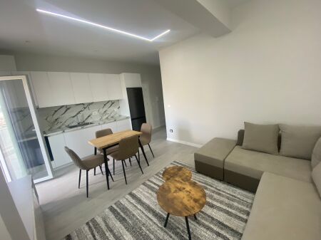 Apartament 1+1+ post parkim Kodra e Priftit !