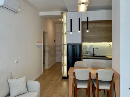 Astir, Apartament per Qira