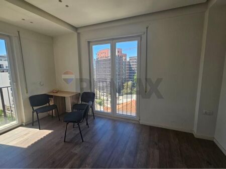 Office for rent in the 21-Dhjetori area!