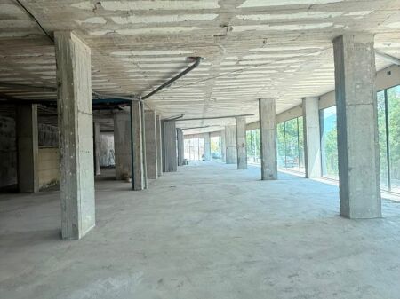 Commercial space for rent near the Zoo