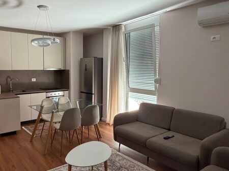 Appartamento in affitto 2+1 via Barrikadave