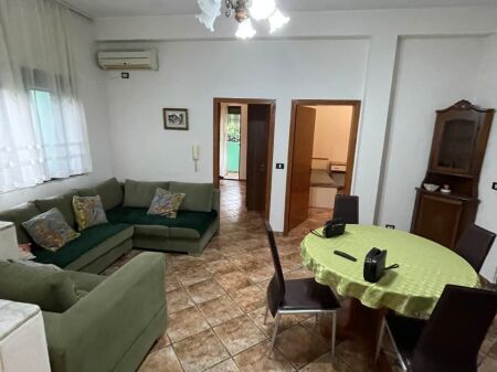Appartamento 2+1 in affitto in Via Durazzo, vicino all'Hotel Colosseo, Zogu i Zi, Via Kavaja, 21 Dhjetori.