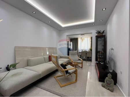 Apartament 2+1 me qera Sheshi Skenderbej
