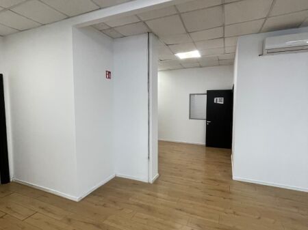 Locale commerciale in affitto a Ish Blloku, Via Moskat