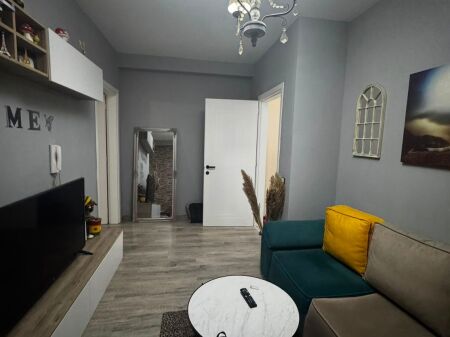 Jepet me qira apartament 1+1