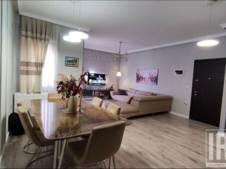 Jepet apartament 2+1 me qira tek Kopshti Botanik , prane Xhamise , Kopshti Zoologjik , Liqeni i Thate .