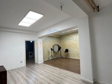 Durres, business premises for rent Ground floor, 60 m² 800 € (Neighborhood 17, Durres)
