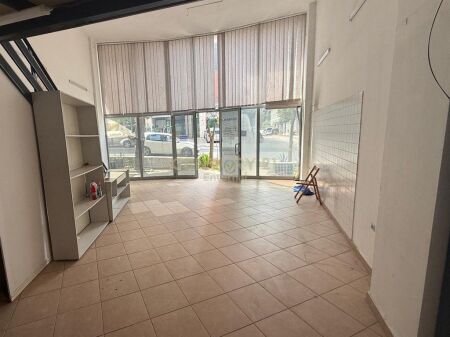 ✨ Spazio Commerciale Duplex in Vendita a Fresk, Tirana 🏢