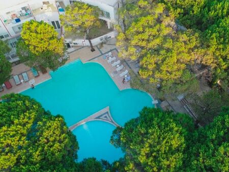 Shitet Apartament 2+1 në Marea Resort – Komfort, Gjelbërim dhe Investim i Sigurt