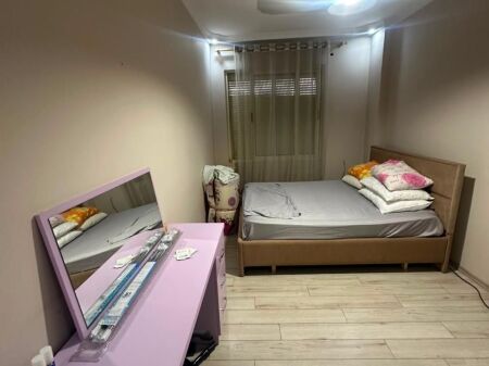 Jepet apartament 2+1 me qera tek Fresku , prane rrethit .