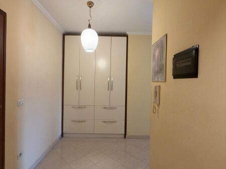Shitet Super Apartament ne Vollga