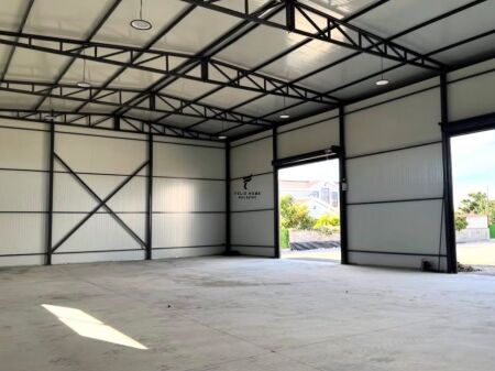 WAREHOUSE FOR RENT 300 M2 LAKNAS 160,000 LEKE FH-81870