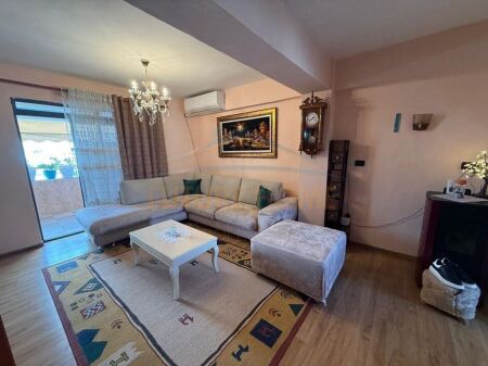Qera, Apartament 2+1,Rruga Portit,Durres